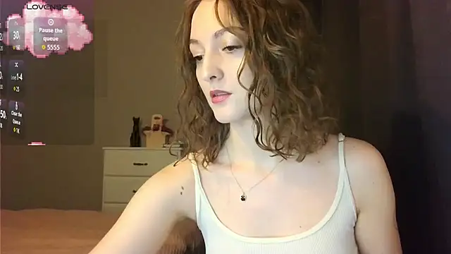 white liillyy online show from 19, 12, 2025