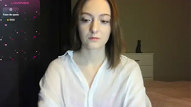 white liillyy online show from 23, 3, 2026