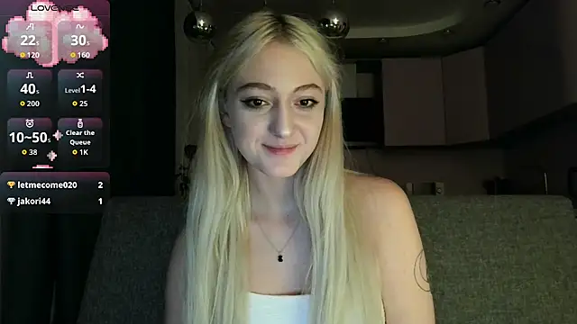 Snapshot of white_liillyy chatting on 13, 10, 2025 white liillyy online show from 13, 10, 2025