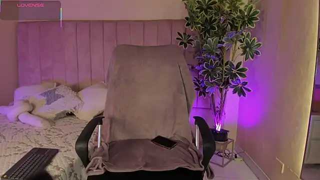 Mia mtnz02 online show from 13, 1, 2026