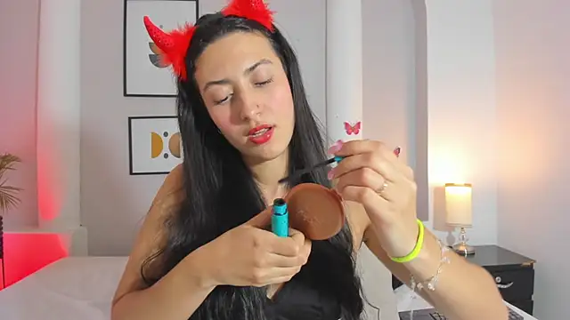 victoria flores1 online show from 30, 10, 2025