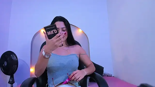 victoria flores1 online show from 25, 3, 2026