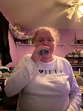 KadiSparkle online show from 18, 11, 2025