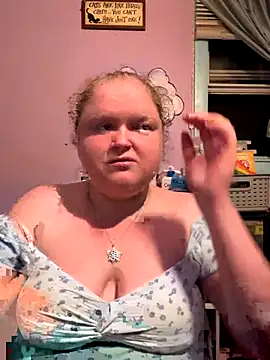 KadiSparkle online show from 30, 9, 2025