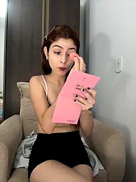 MarianaNinfa online show from 7, 11, 2025