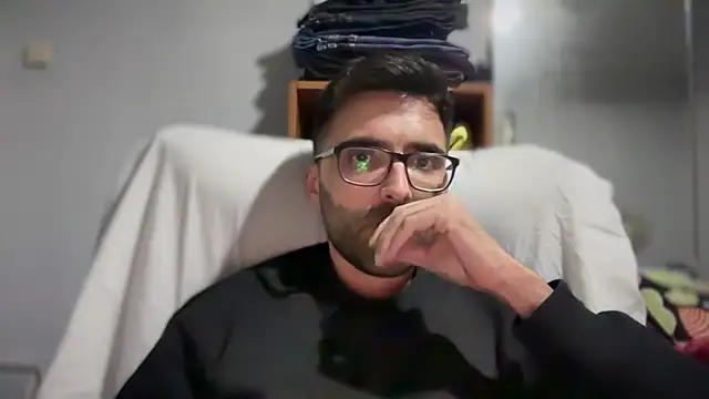 Snapshot of Alicante34 chatting on 9, 11, 2025 Alicante34 online show from 9, 11, 2025