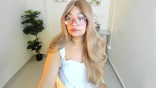 Mathilde lina online show from 10, 11, 2025