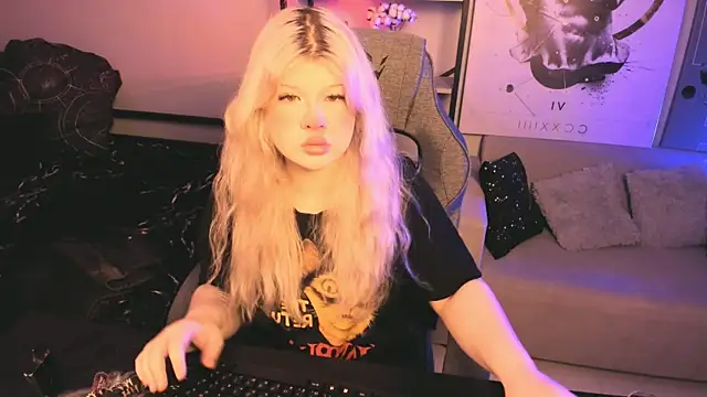 LilithNelson online show from 25, 10, 2025