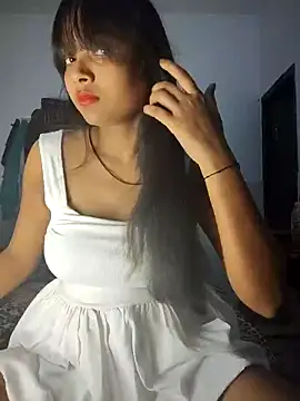 Snapshot of RAYI_Queen_2 chatting on 20, 9, 2025 RAYI Queen 2 online show from 20, 9, 2025