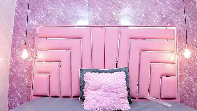 WILD FIREE  online show from 21, 11, 2025