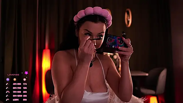 Snapshot of MaryHols chatting on 7, 10, 2025 MaryHols online show from 7, 10, 2025