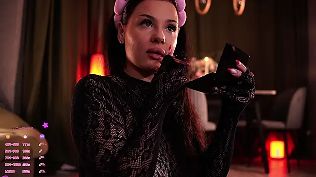 Snapshot of MaryHols chatting on 12, 10, 2025 MaryHols online show from 12, 10, 2025