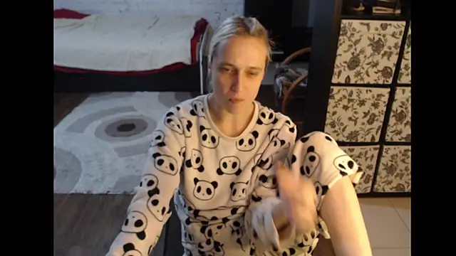Ur SweetLuckyGirl777 online show from 29, 9, 2025