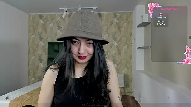 Saya Amaretto1 online show from 5, 12, 2025