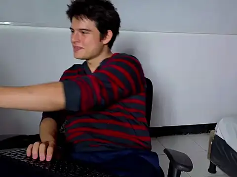 Snapshot of invincible200 chatting on 12, 10, 2025 invincible200 online show from 12, 10, 2025