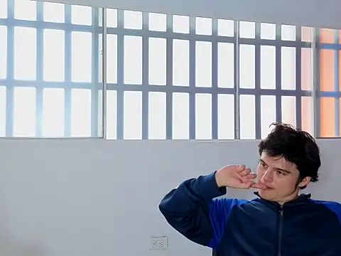 Snapshot of invincible200 chatting on 24, 11, 2025 invincible200 online show from 24, 11, 2025