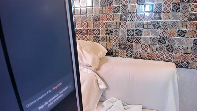 Keyla ruiz  online show from 8, 10, 2025