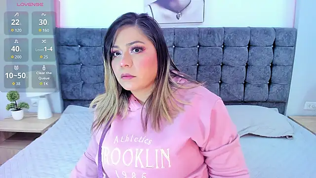 isabella horney  online show from 14, 11, 2025