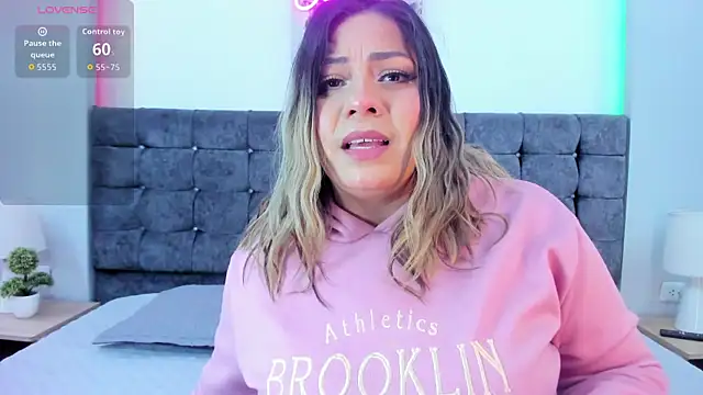 isabella horney  online show from 13, 10, 2025