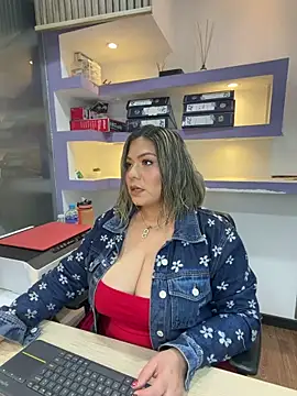 Snapshot of isabella_horney_ chatting on 19, 5, 2026 isabella horney online show from 19, 5, 2026
