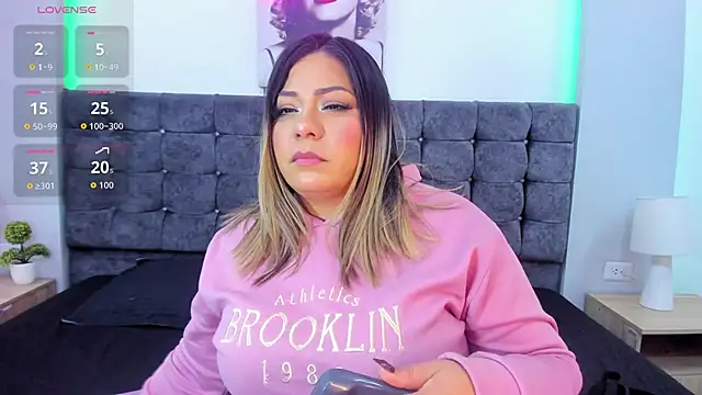 isabella horney  online show from 18, 10, 2025