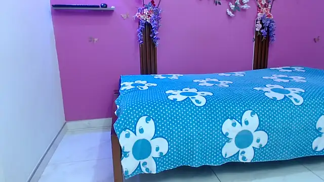 skinnybarbie022 online show from 10, 4, 2026