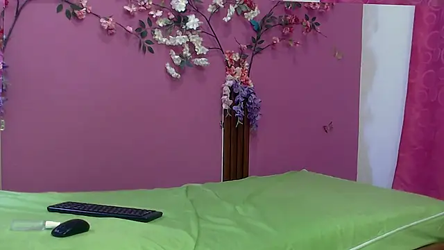 skinnybarbie022 online show from 12, 1, 2026