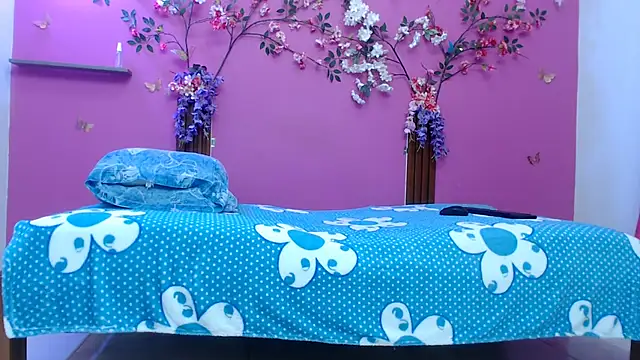 skinnybarbie022 online show from 8, 6, 2026