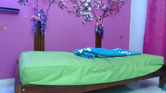 skinnybarbie022 online show from 4, 5, 2026