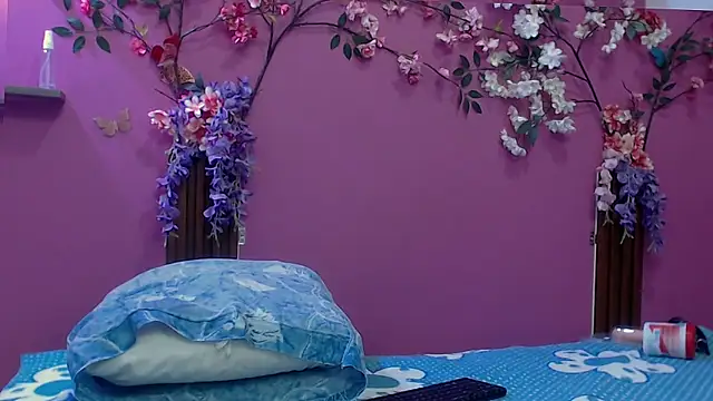 skinnybarbie022 online show from 10, 1, 2026