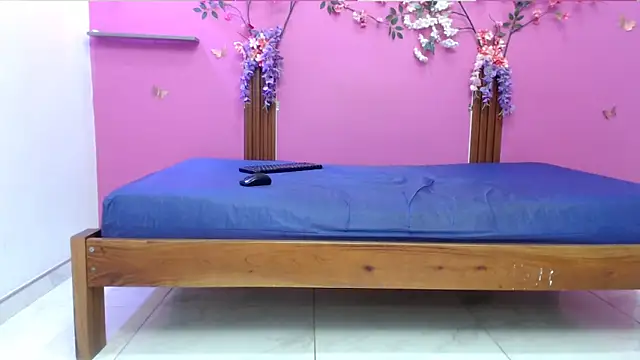 skinnybarbie022 online show from 10, 3, 2026