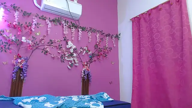 skinnybarbie022 online show from 14, 2, 2026