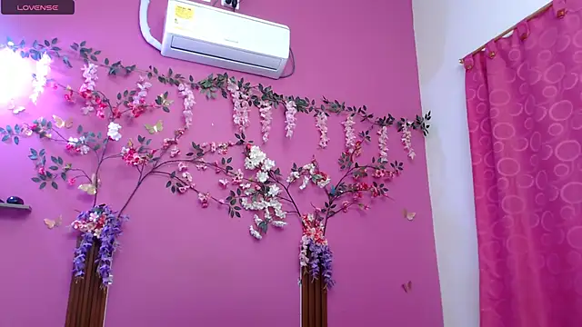 skinnybarbie022 online show from 26, 6, 2026