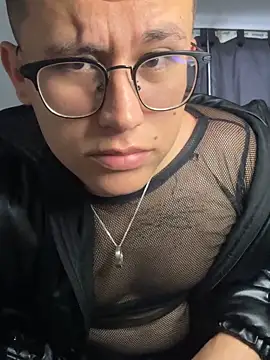 Kurtxxx22 online show from 10, 5, 2026