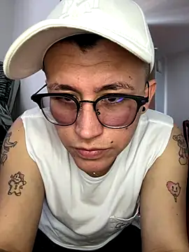 Kurtxxx22 online show from 1, 12, 2025