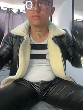 Kurtxxx22 online show from 12, 5, 2026