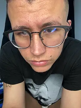 Kurtxxx22 online show from 26, 11, 2025