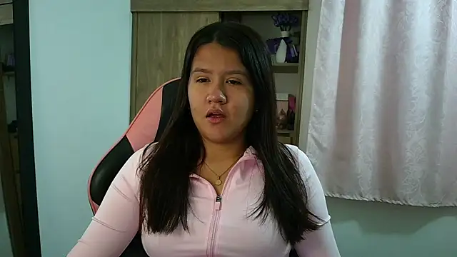 Snapshot of Oliviawatson1 chatting on 12, 5, 2026 Oliviawatson1 online show from 12, 5, 2026