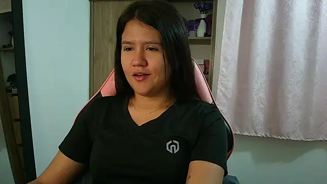 Oliviawatson1 online show from 16, 4, 2026