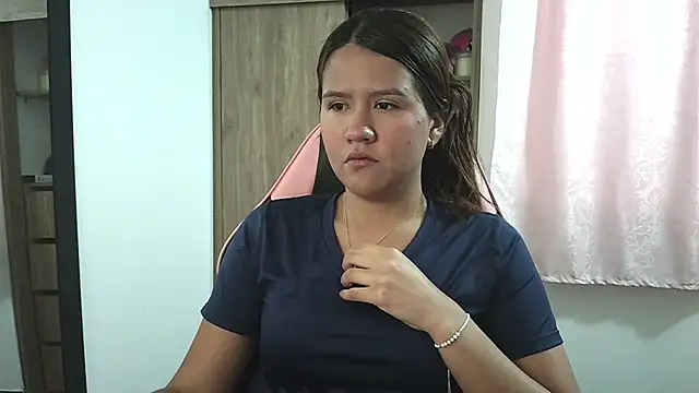 Oliviawatson1 online show from 21, 10, 2025