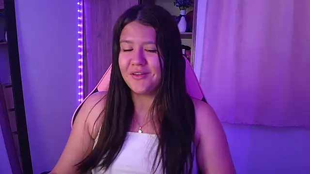 Snapshot of Oliviawatson1 chatting on 22, 7, 2026 Oliviawatson1 online show from 22, 7, 2026