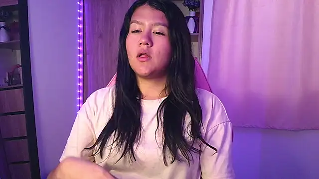 Oliviawatson1 online show from 23, 11, 2025