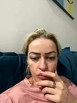 Snapshot of Alerquinasc chatting on 1, 10, 2025 Alerquinasc online show from 1, 10, 2025