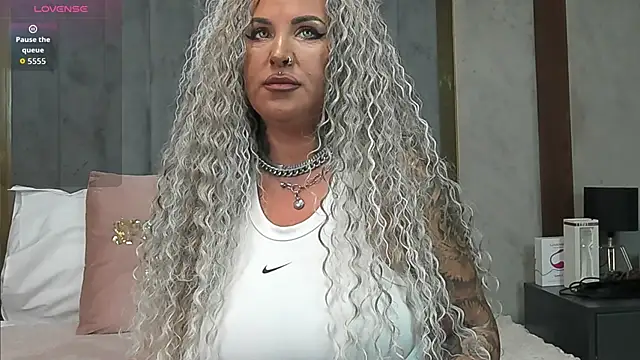 Sierra Quinn online show from 12, 2, 2026