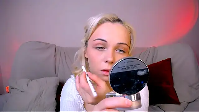 Charlotte Colinss online show from 2, 2, 2026