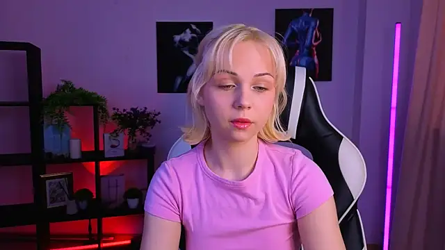 Charlotte Colinss online show from 4, 4, 2026