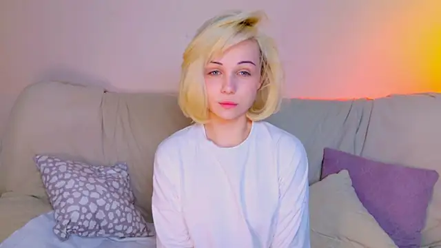 Snapshot of Charlotte_Colinss chatting on 11, 5, 2026 Charlotte Colinss online show from 11, 5, 2026