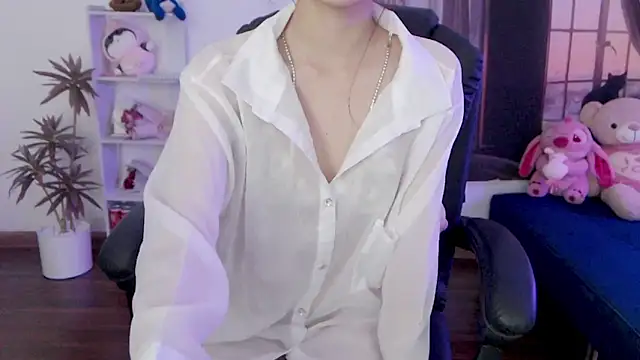 Suzie Wet Cave online show from 11, 10, 2025