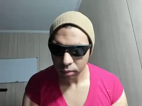 Snapshot of NaturalBeautyQueen chatting on 28, 10, 2025 NaturalBeautyQueen online show from 28, 10, 2025