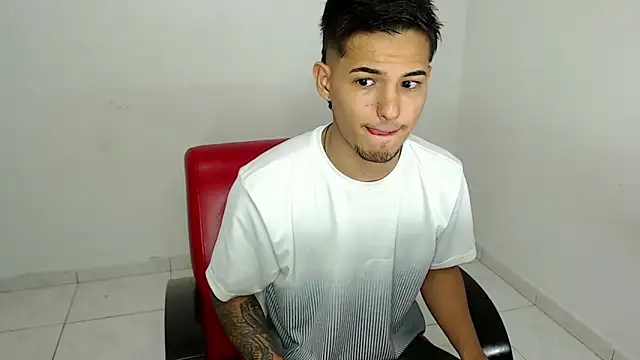 Alex mojica online show from 6, 3, 2026